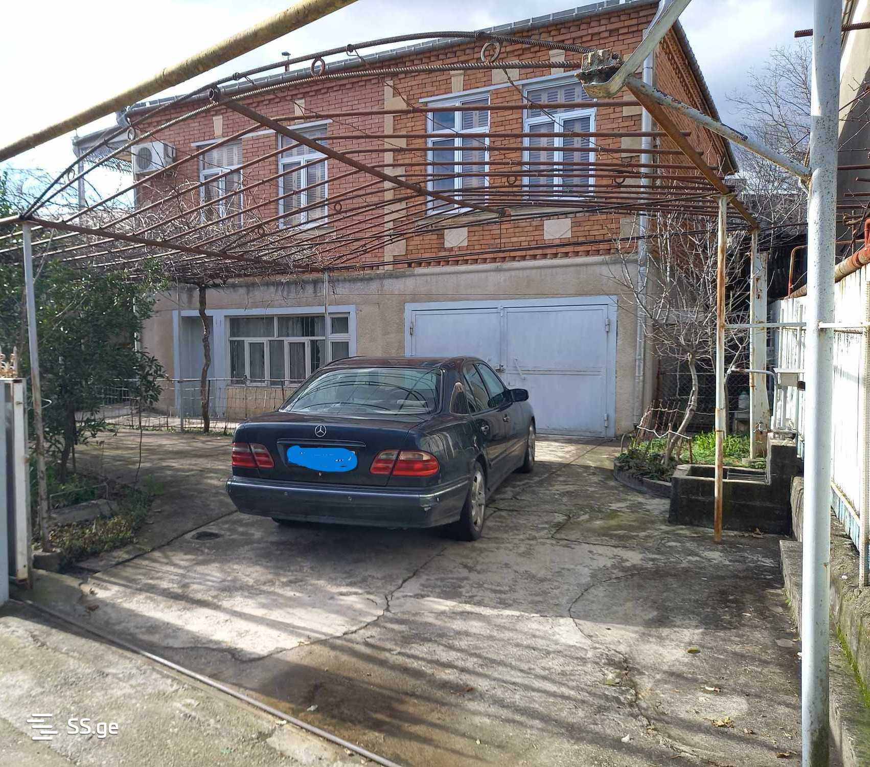 7 Room Private House For Sale view 1