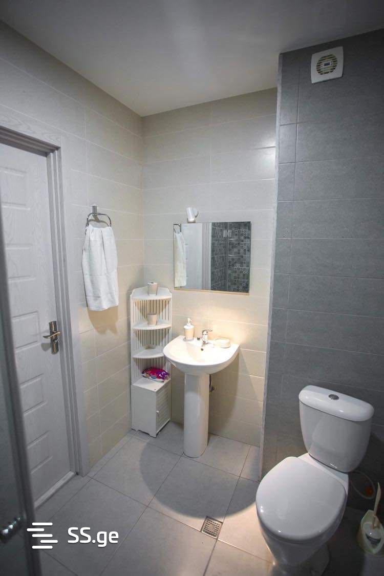 2 Room Flat Daily Rent. Isani view 8