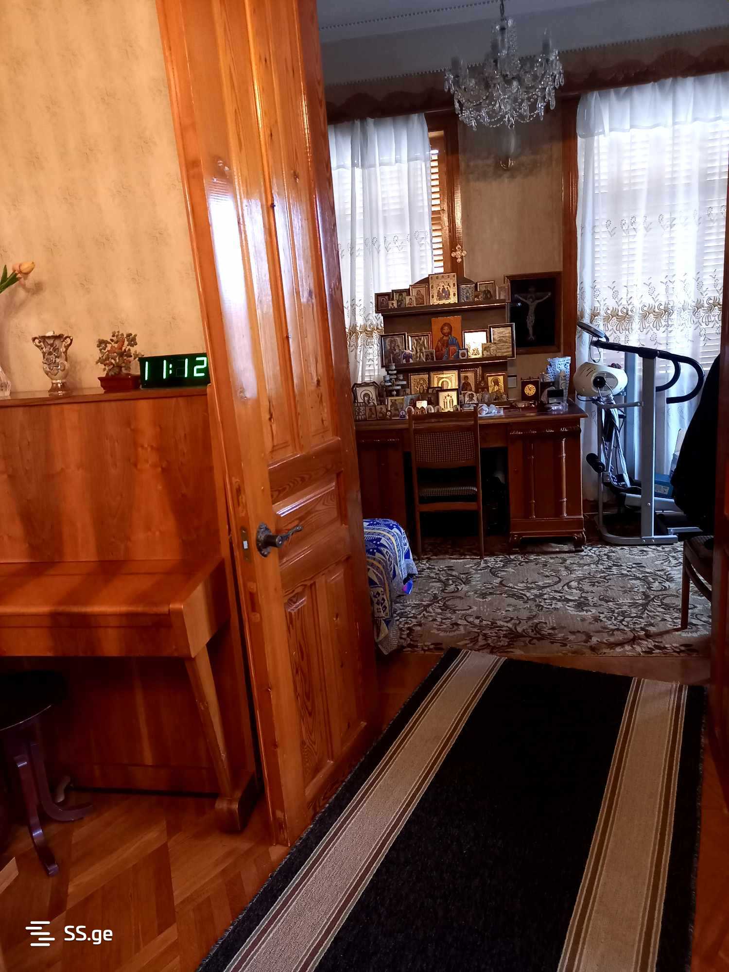 7 Room Private House For Sale view 3