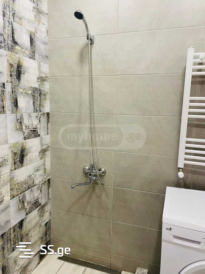 2 Room Flat Daily Rent. Didi Digomi view 5
