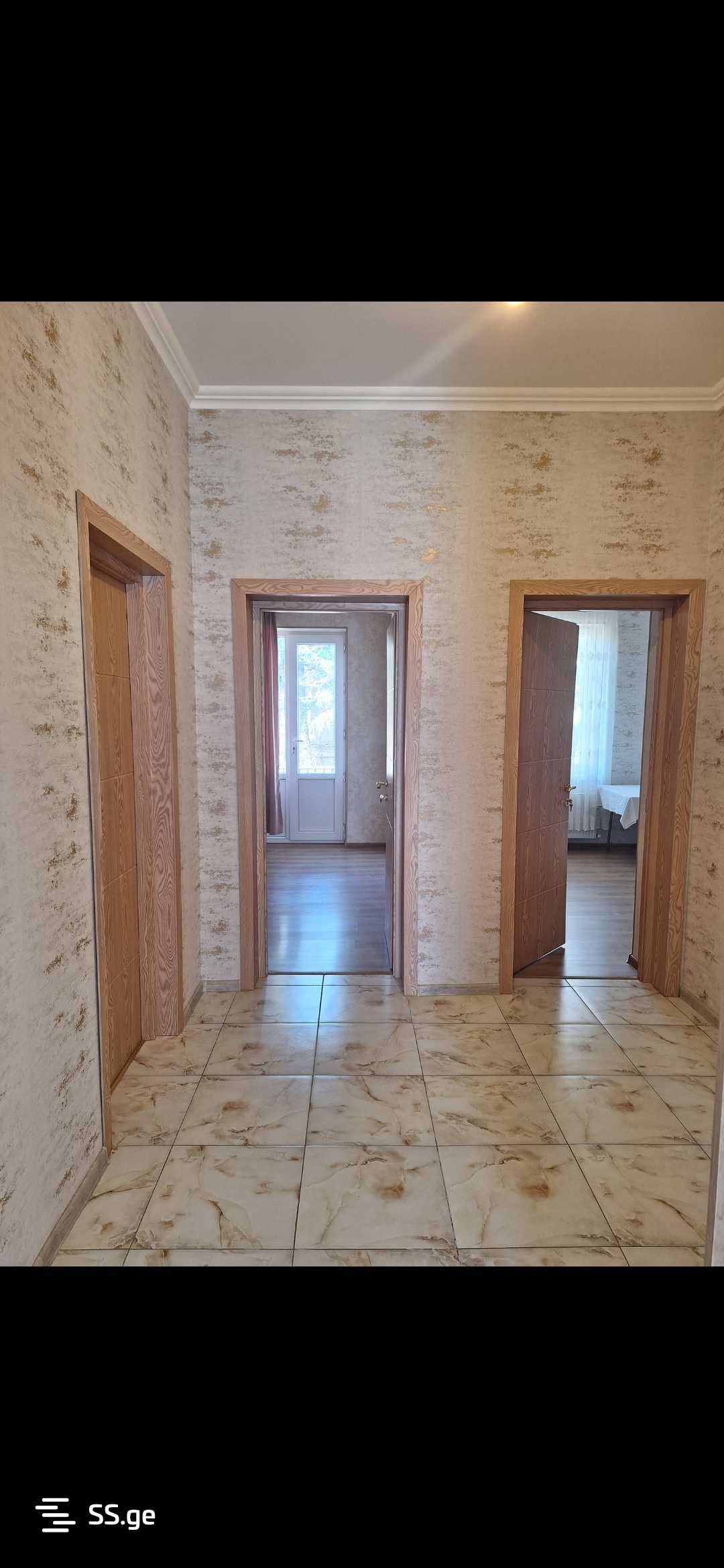 3 Room Flat Daily Rent. Gori view 9
