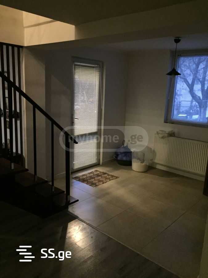 5 Room Private House For Sale view 3