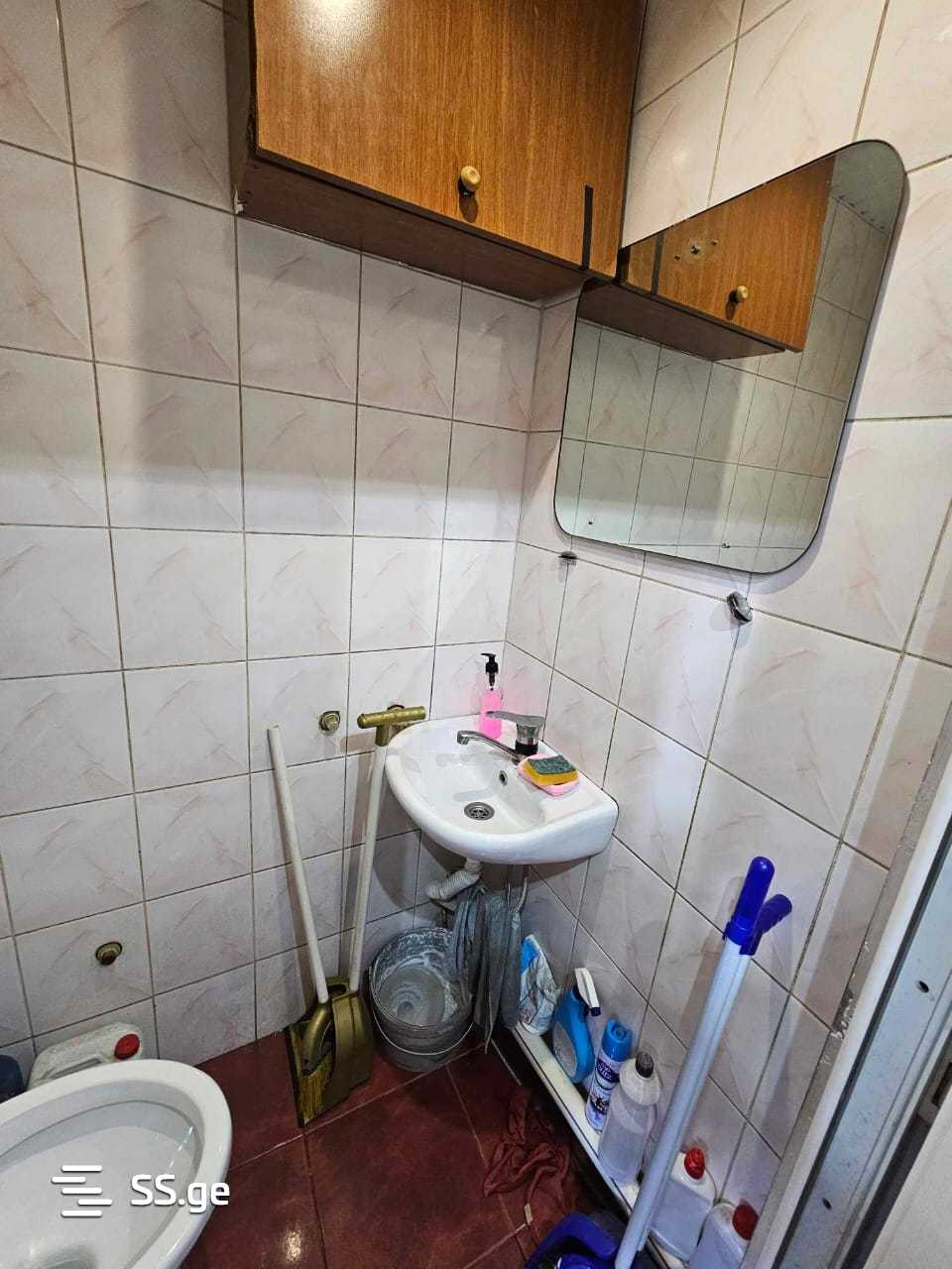 Shopping Property For Sale. Chugureti view 5