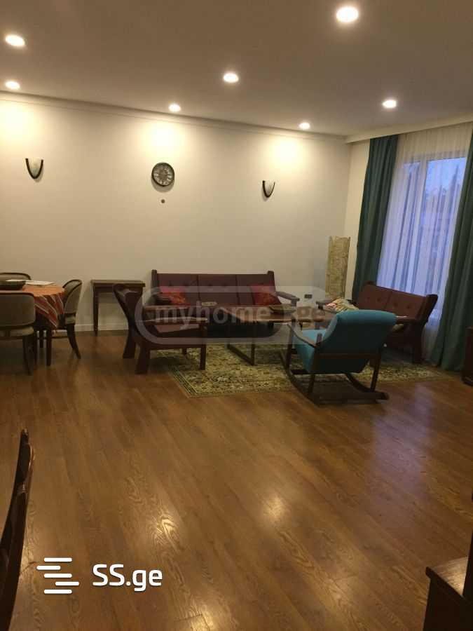 5 Room Private House For Sale view 2