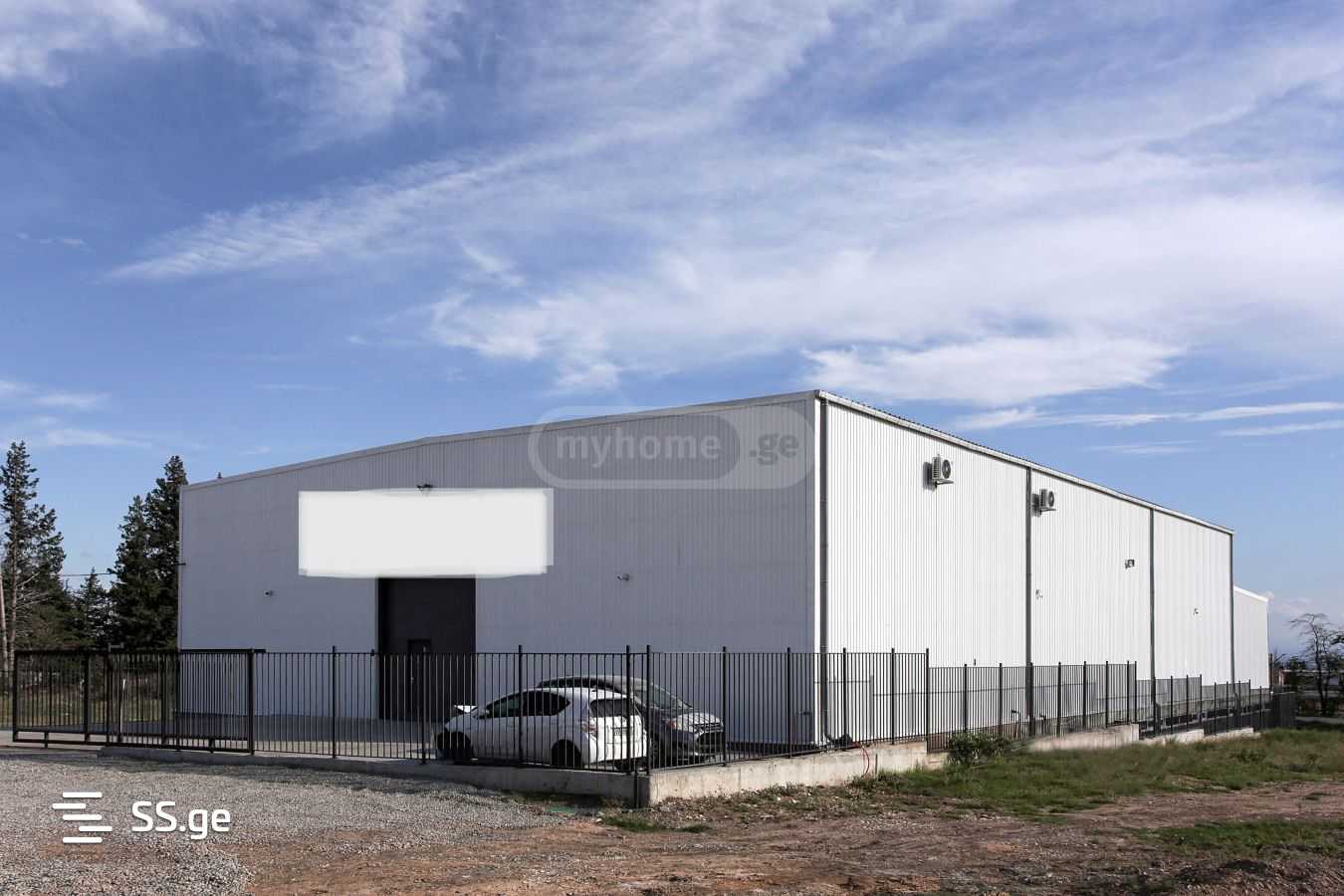 Store-Industrial Property For Rent. Lilo view 1