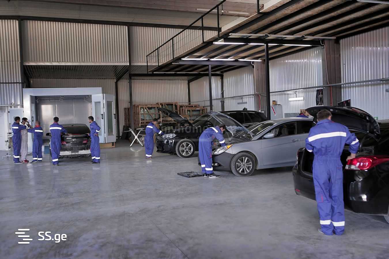 Store-Industrial Property For Rent. Lilo view 2