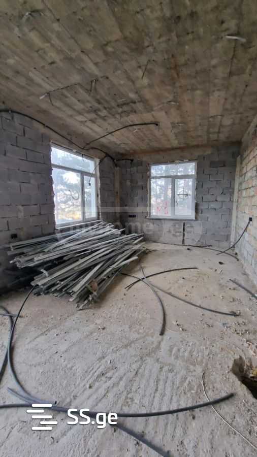 6 Room Private House For Sale view 3