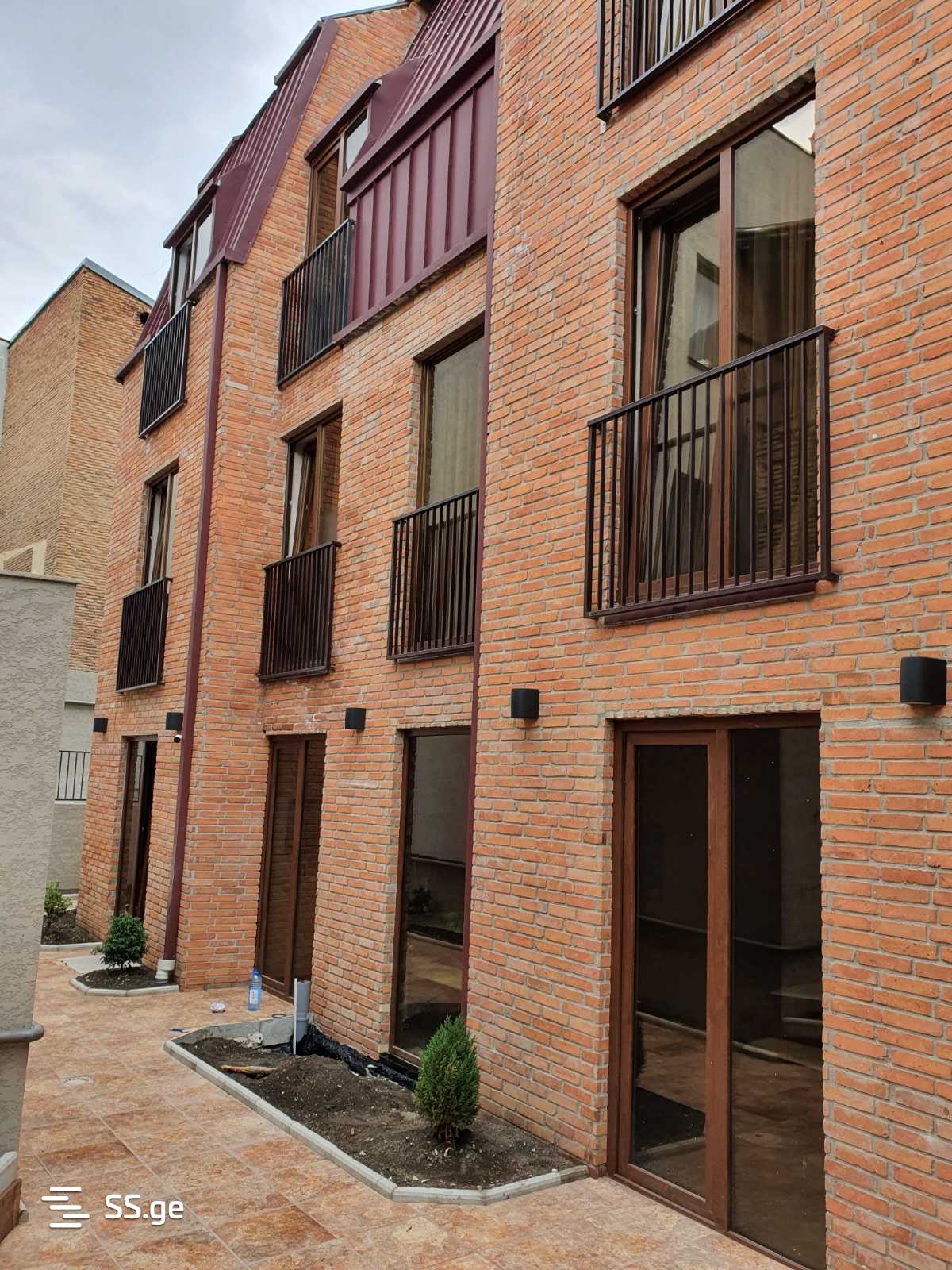 20 Room Hotel For Sale view 4