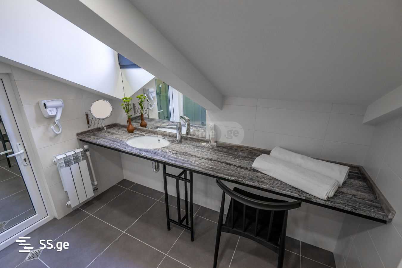 10 Room Hotel For Sale view 4