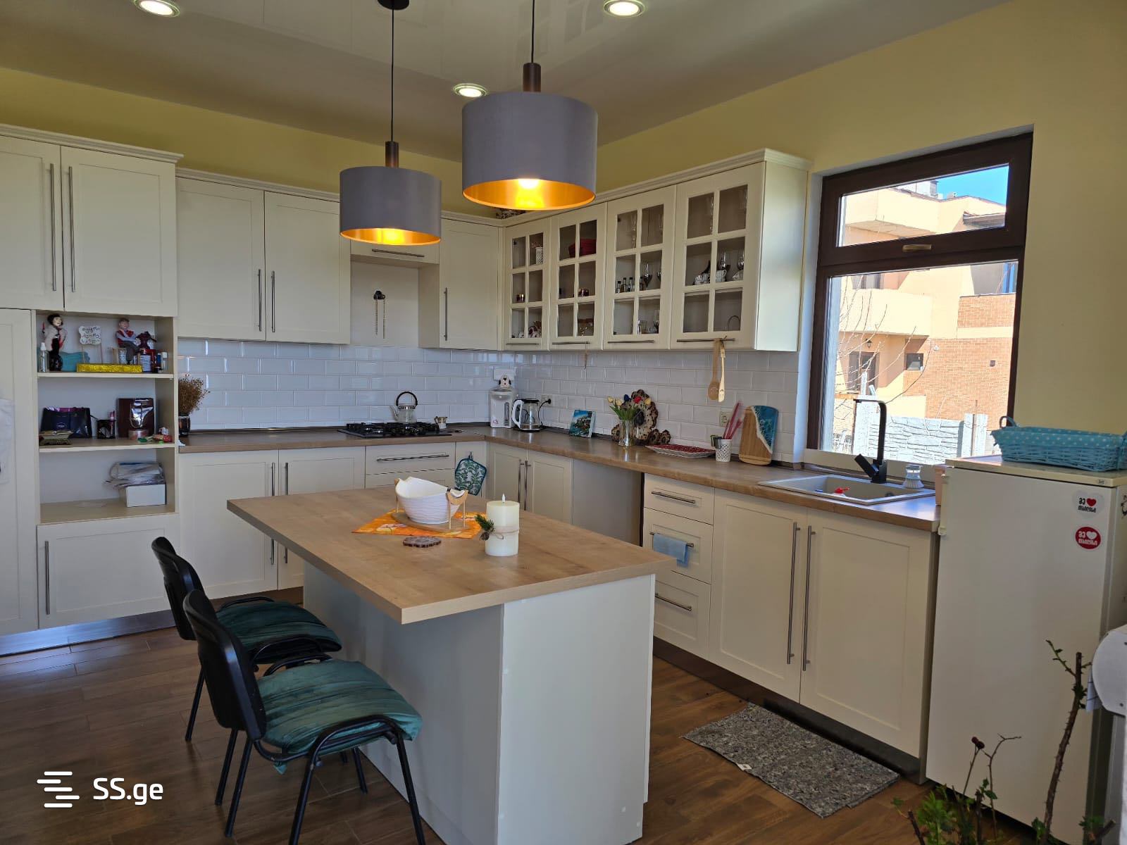 4 Room Private House For Sale view 2