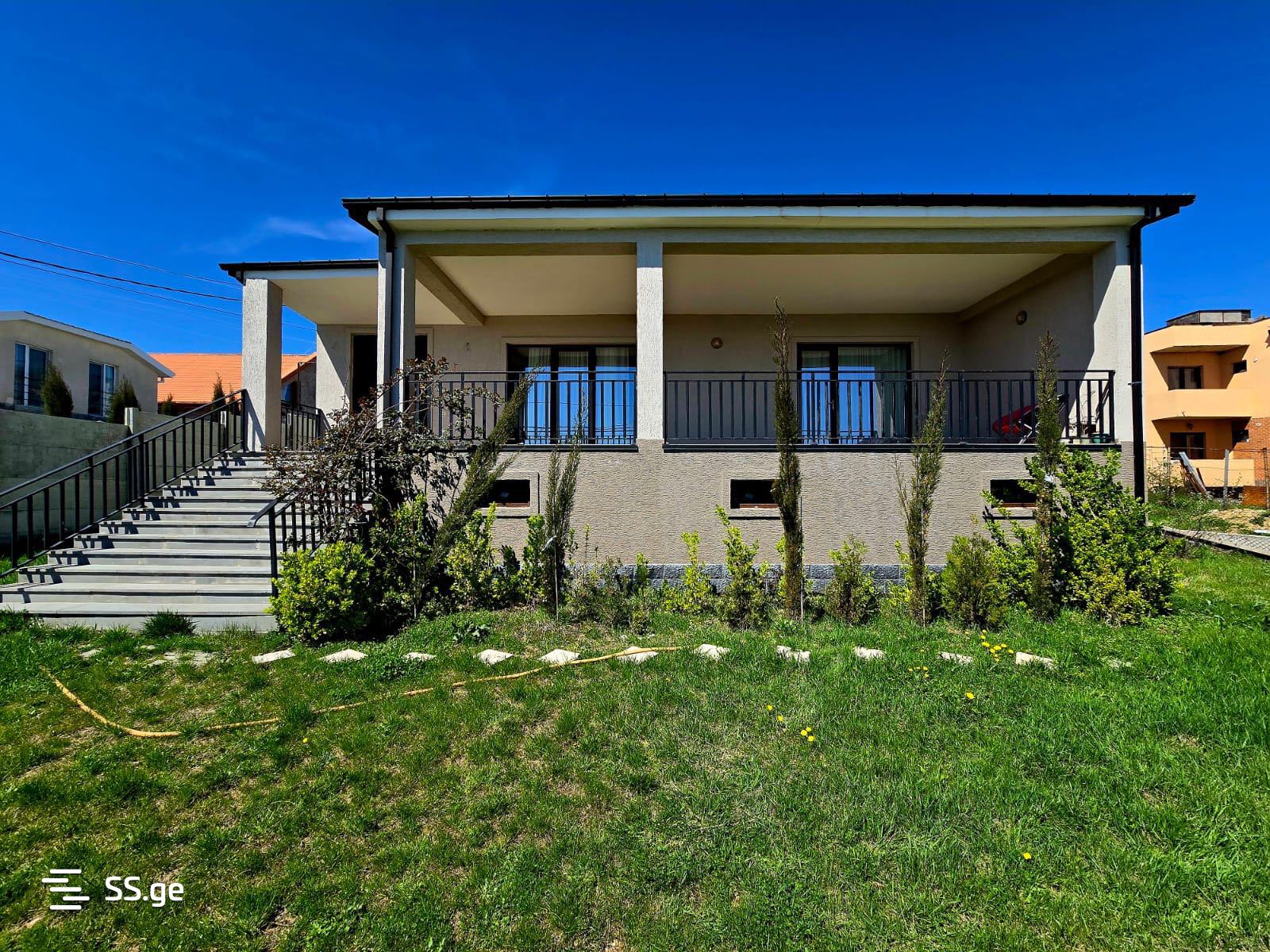 4 Room Private House For Sale view 5