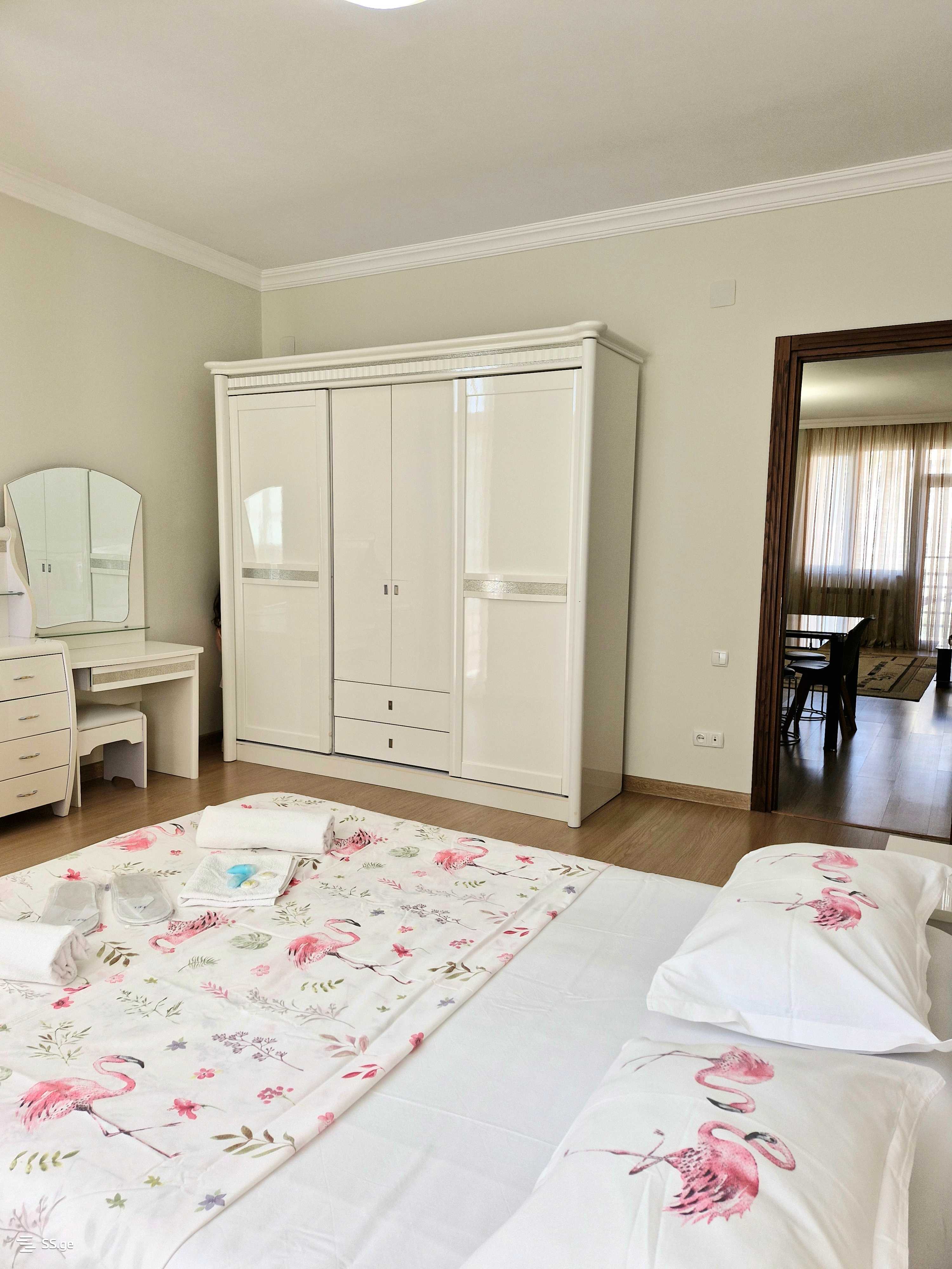 4 Room Flat Daily Rent. Batumi view 1