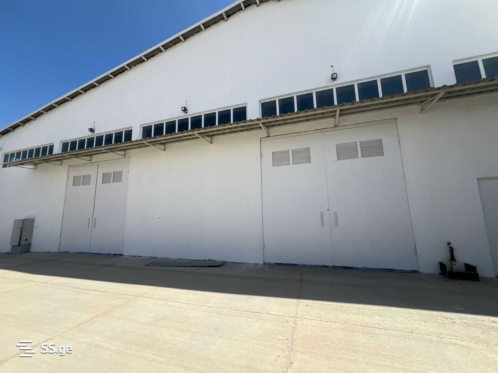 Store-Industrial Property For Rent. Airport view 5