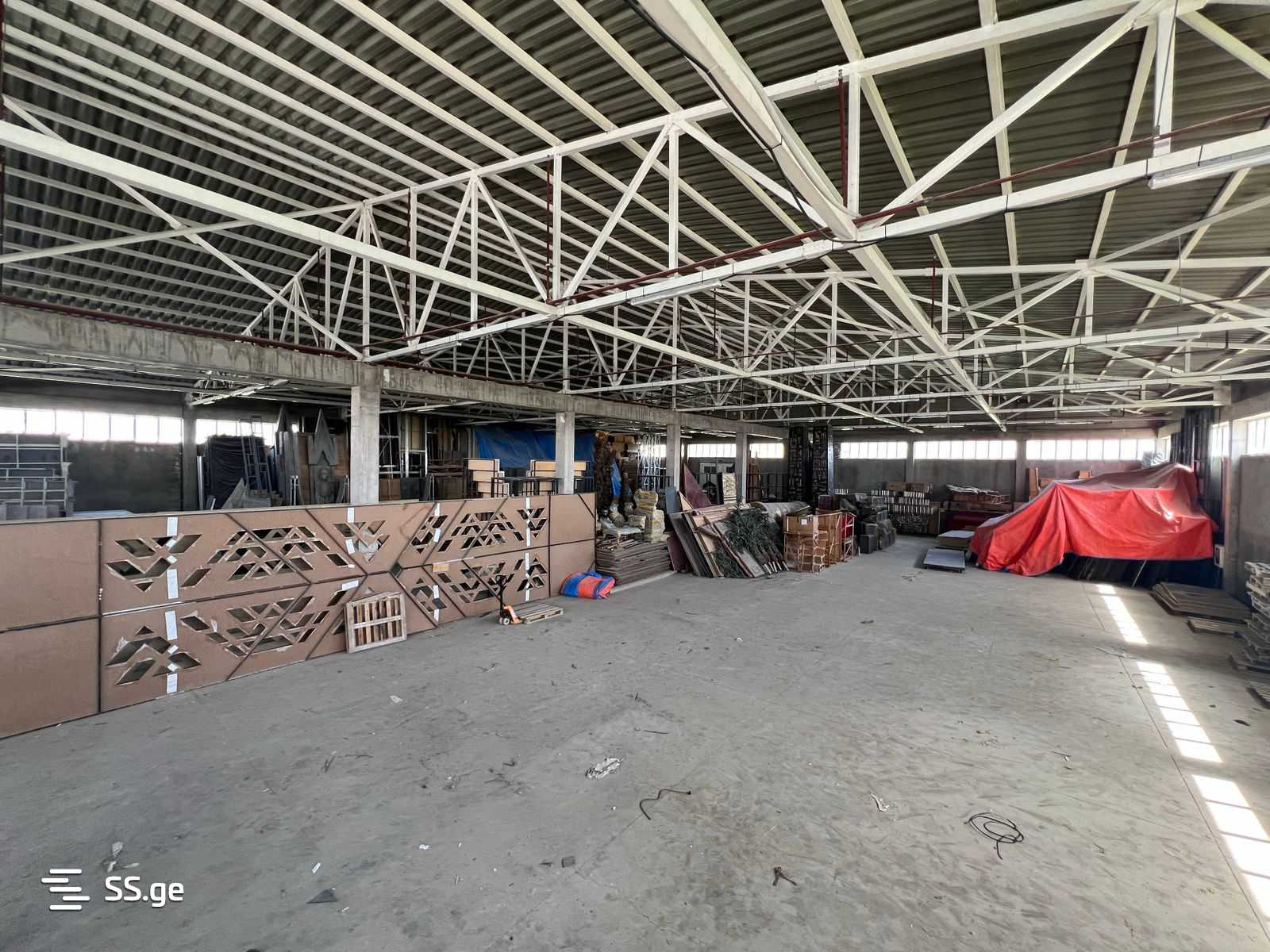 Store-Industrial Property For Rent. Airport view 1