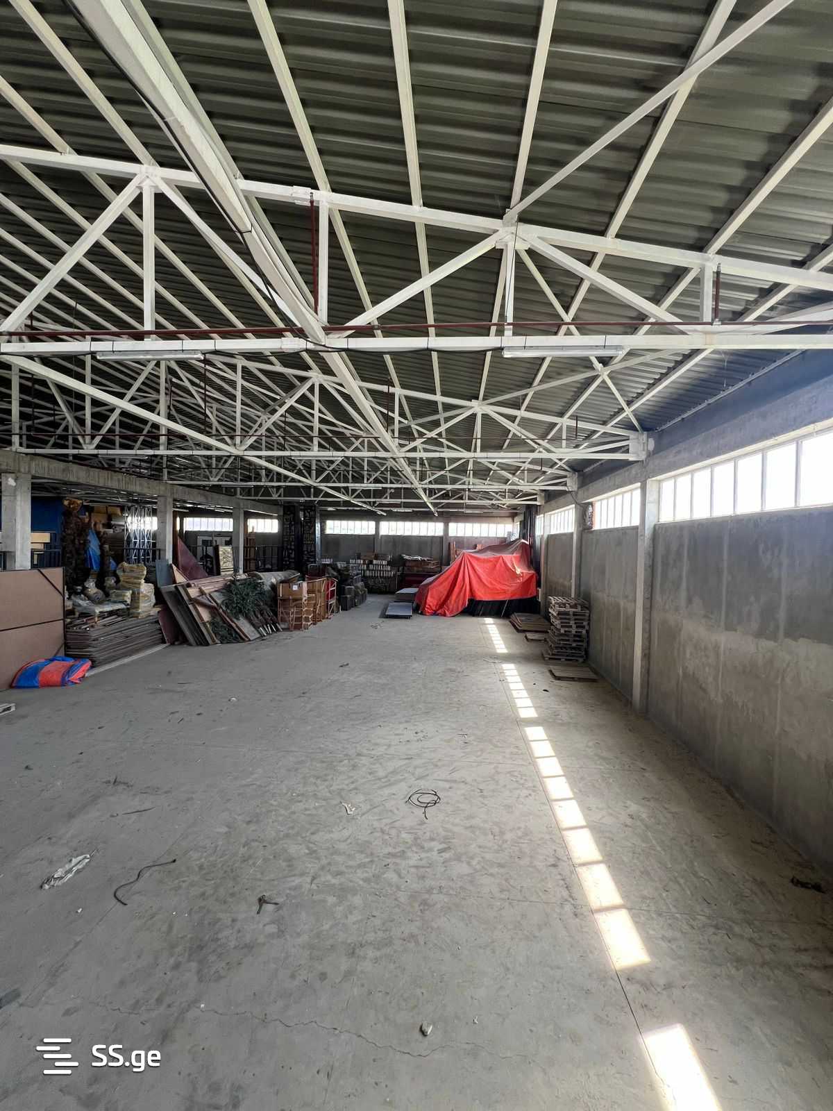 Store-Industrial Property For Rent. Airport view 4