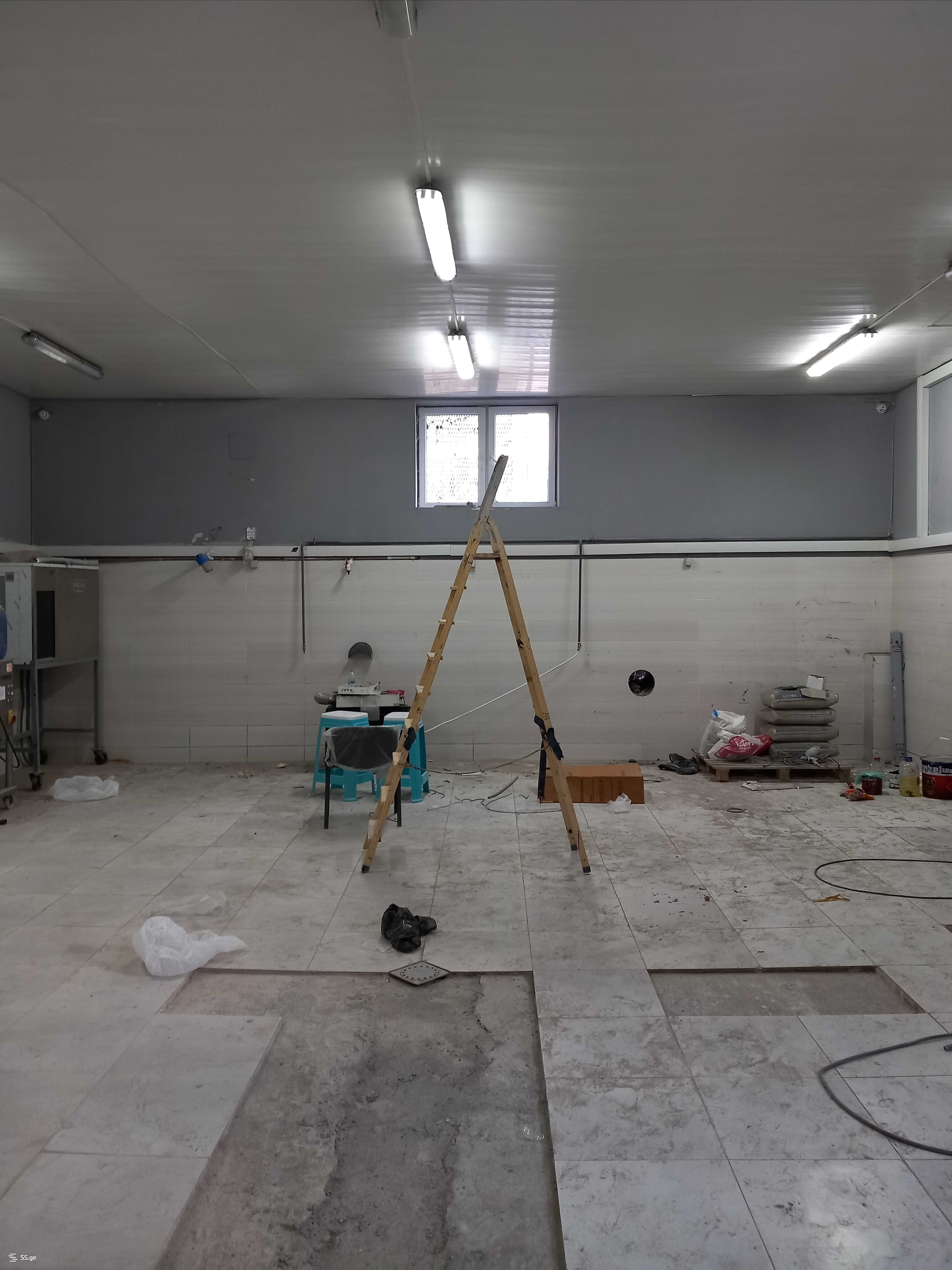 Store-Industrial Property For Rent. Vazisubani view 4