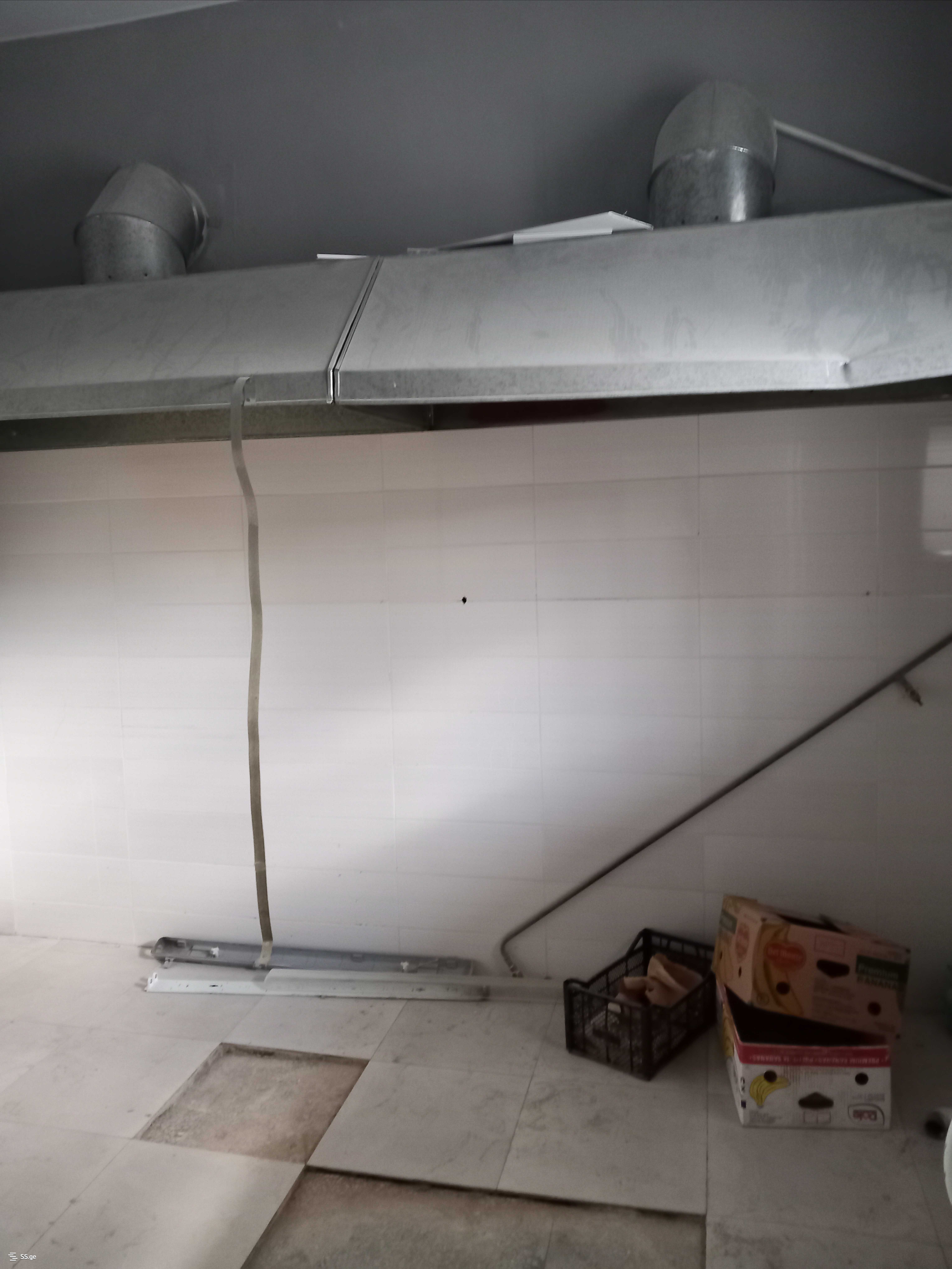 Store-Industrial Property For Rent. Vazisubani view 3