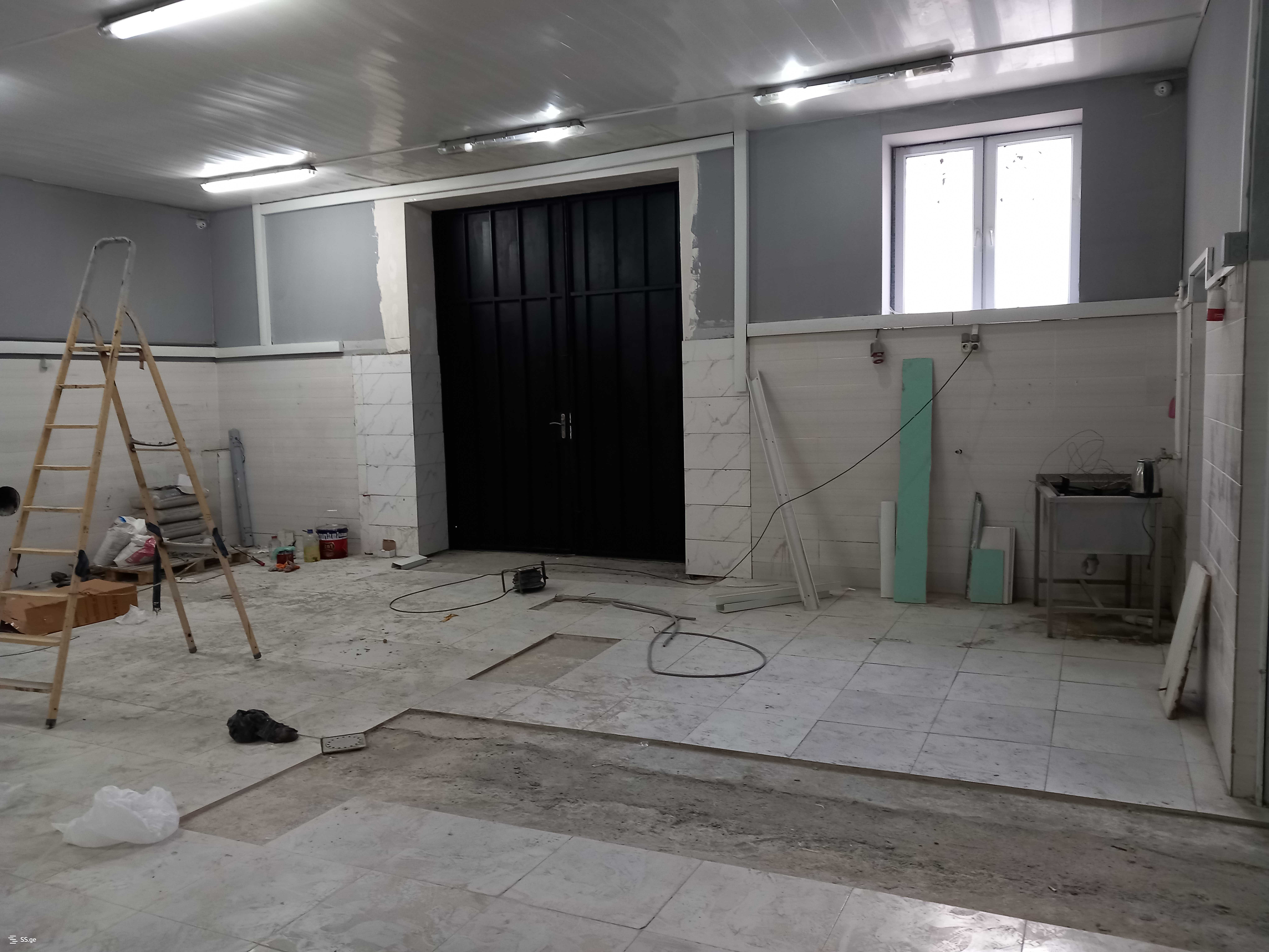 Store-Industrial Property For Rent. Vazisubani view 2