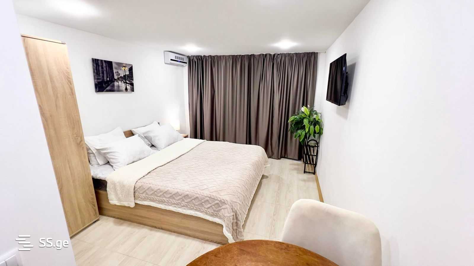1 Room Flat Daily Rent. Vake view 1