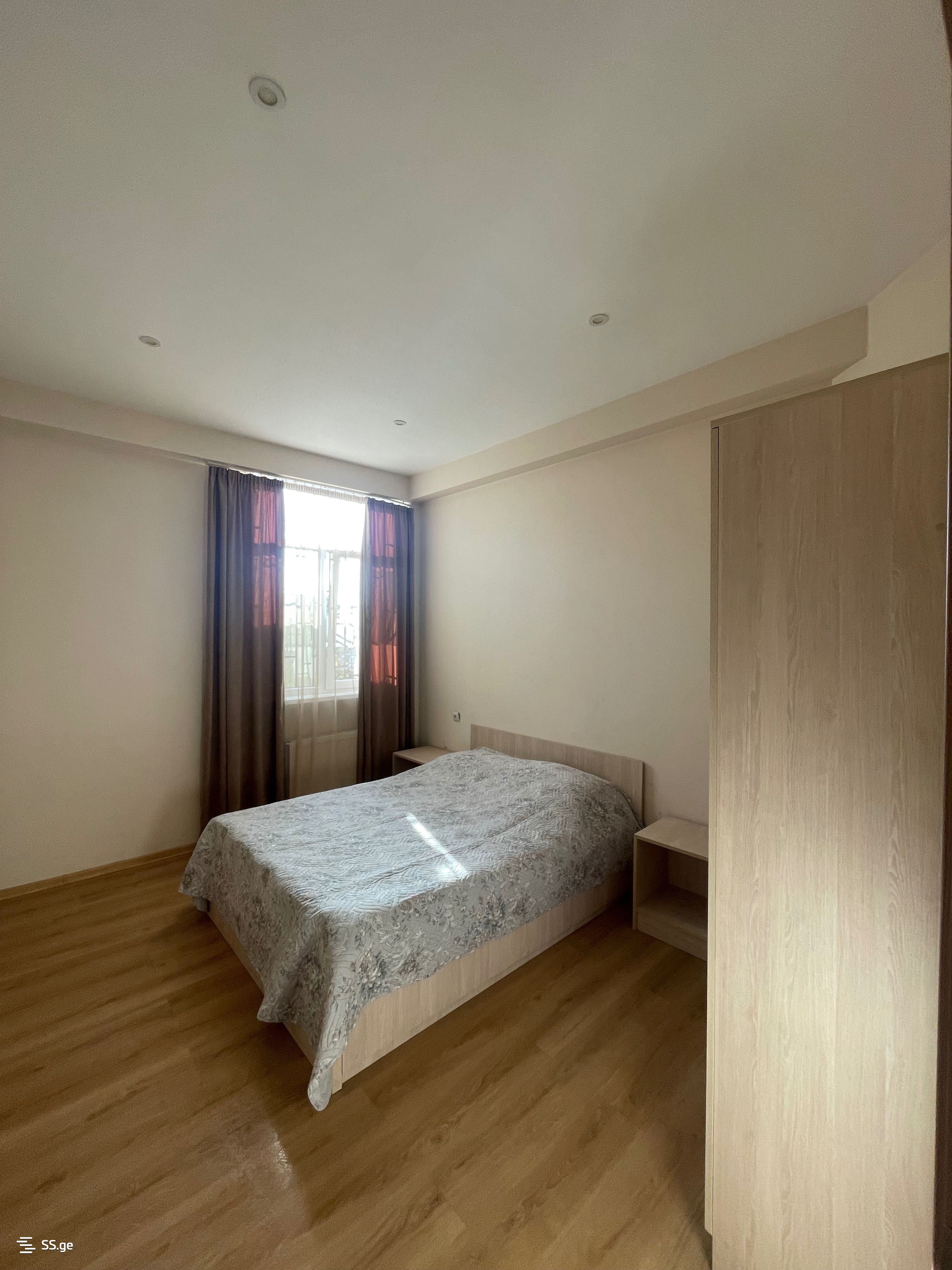 2 Room Flat Daily Rent. Digomi view 3