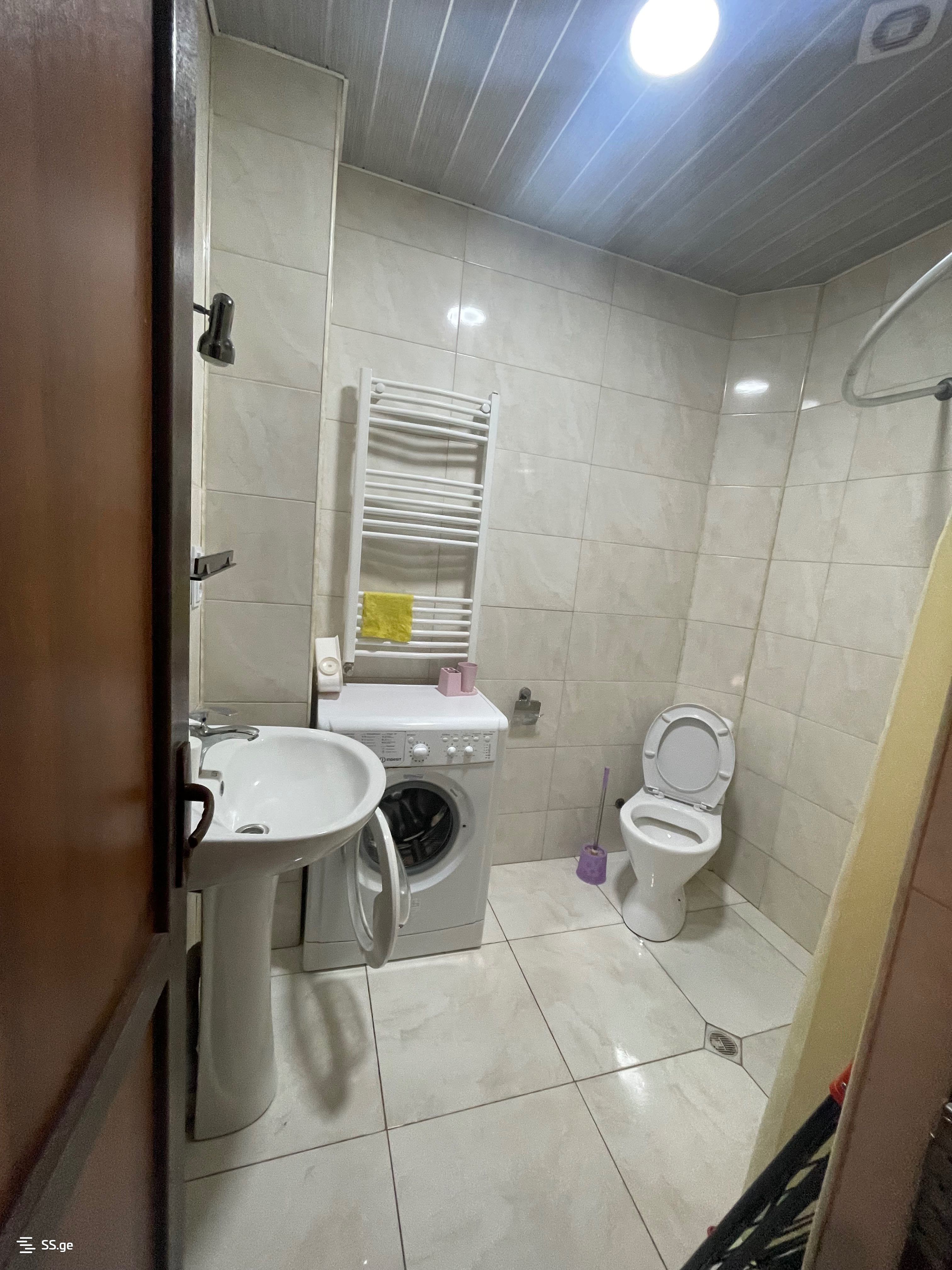 2 Room Flat Daily Rent. Digomi view 4