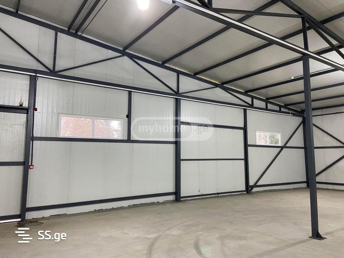 Store-Industrial Property For Rent. Lilo view 2