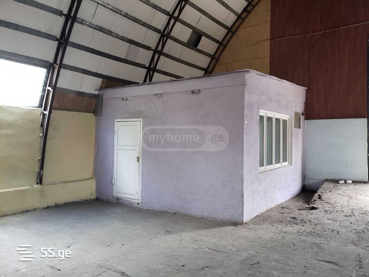 Store-Industrial Property For Rent. Afrika view 3
