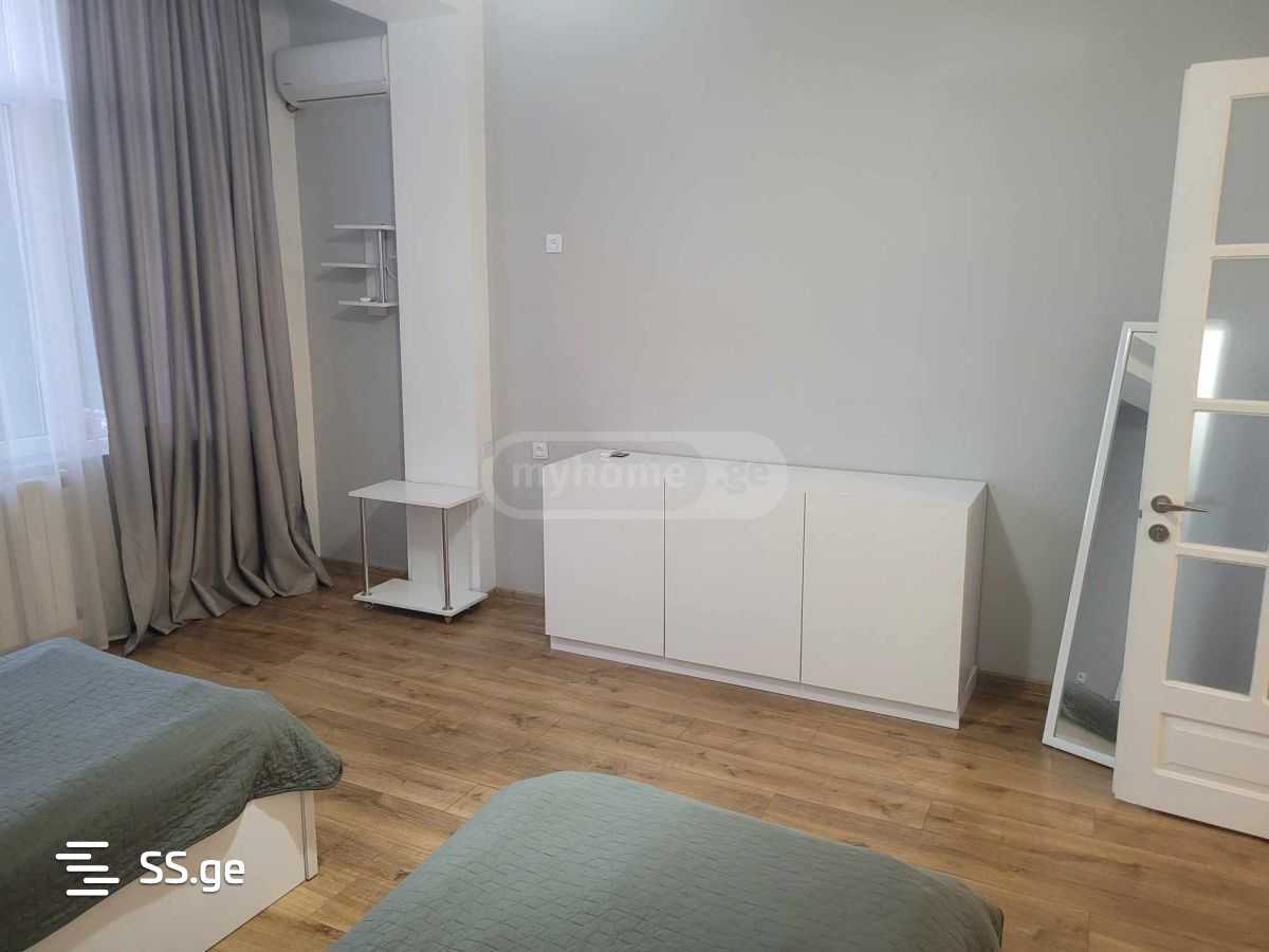 3 Room Flat Daily Rent. Vake view 6