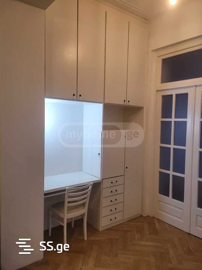 3 Room Flat Daily Rent. Vake view 4