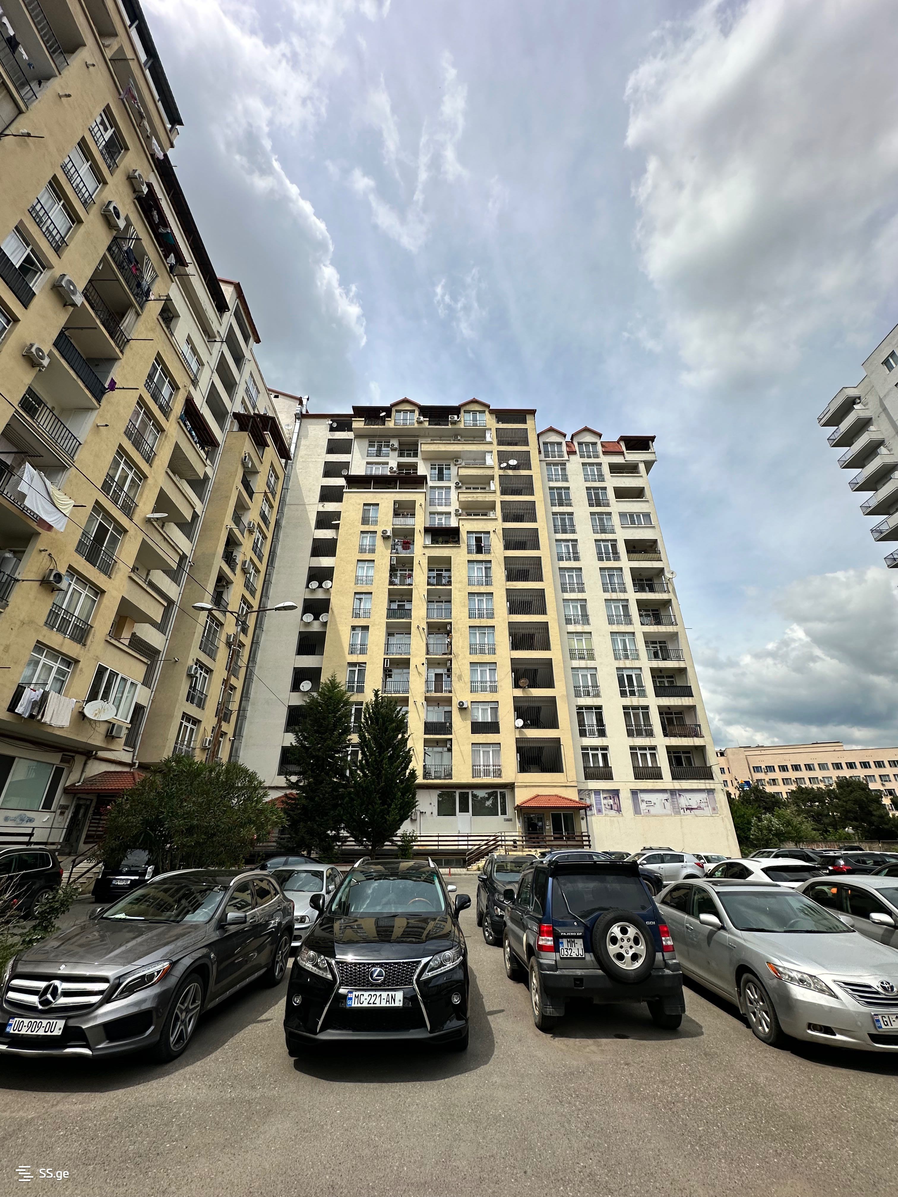4 Room Flat For Sale view 1