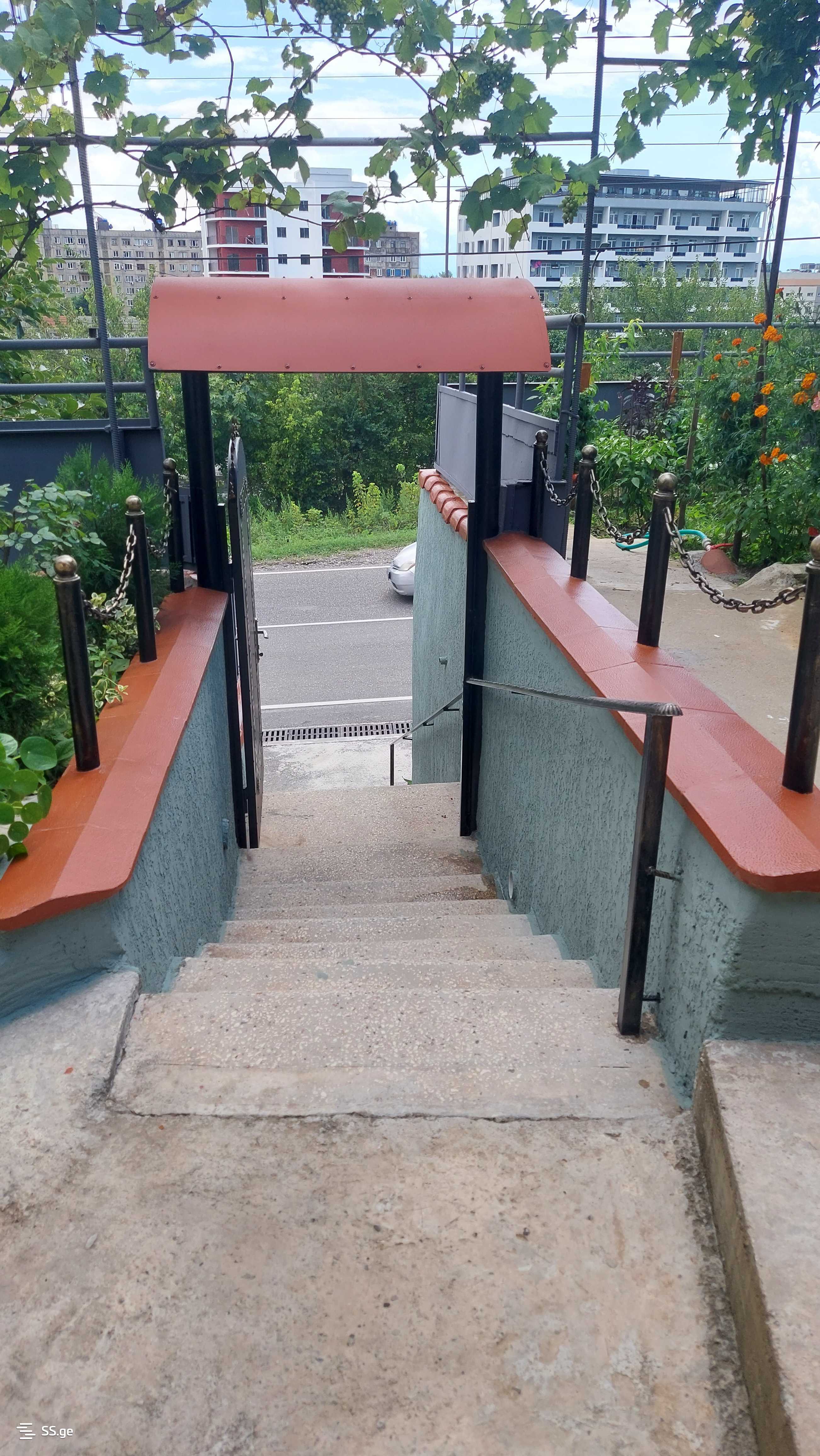 3 Room Private House Daily Rent. Kutaisi view 1
