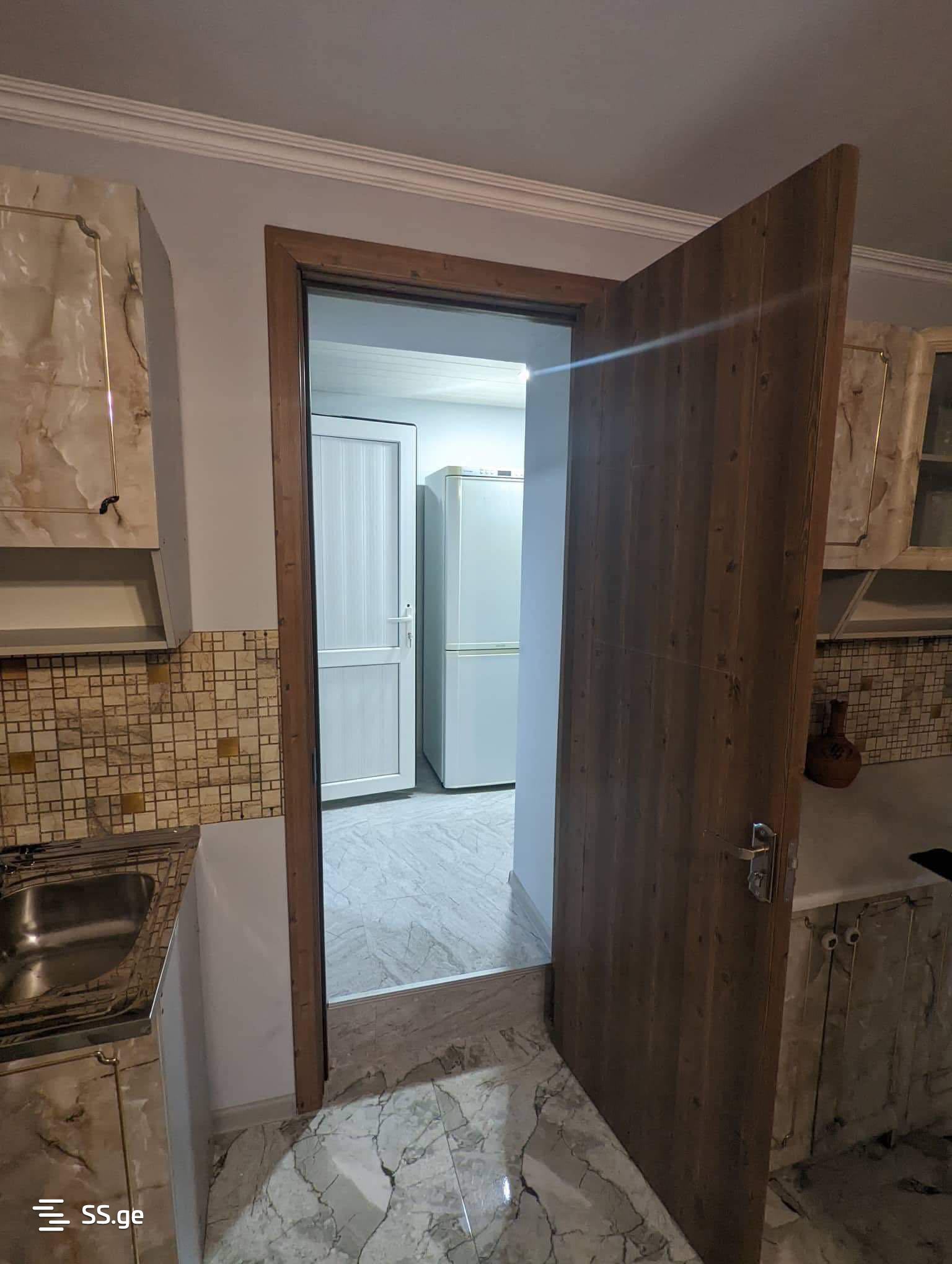3 Room Private House For Rent. Zugdidi view 2