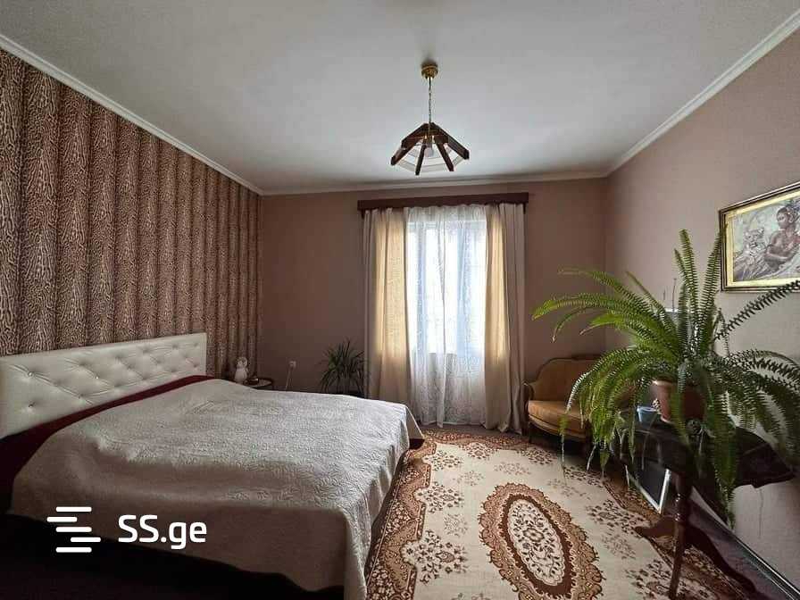 5 Room Private House For Sale view 3