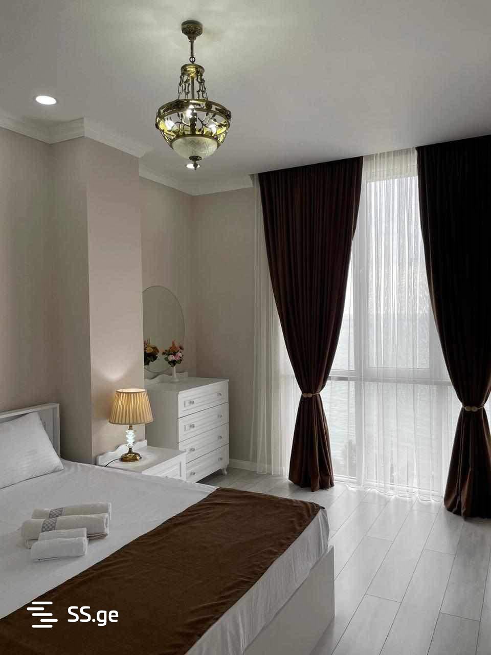 2 Room Flat Daily Rent. Qala view 3