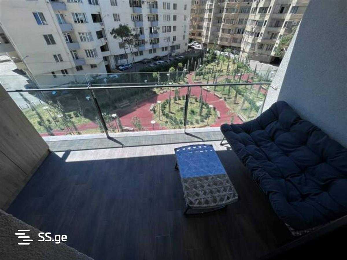 1 Room Flat Daily Rent. Vake view 1