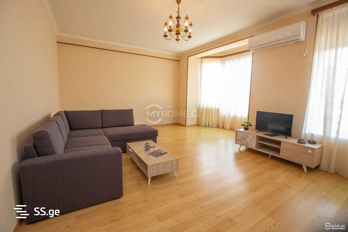 3 Room Flat Daily Rent. Chugureti view 2