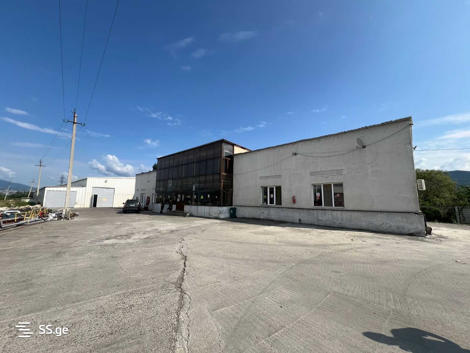 Продажа Store-Industrial Property в церовани view 1