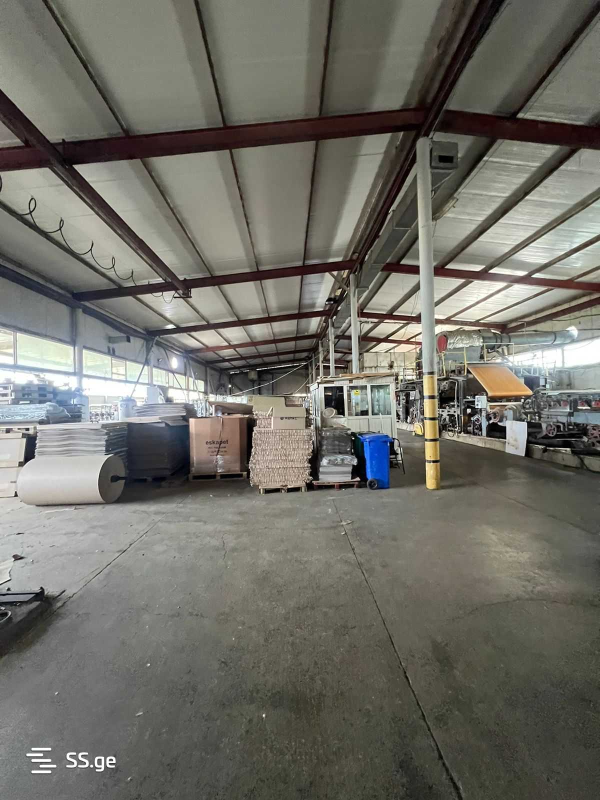 Продажа Store-Industrial Property в церовани view 1