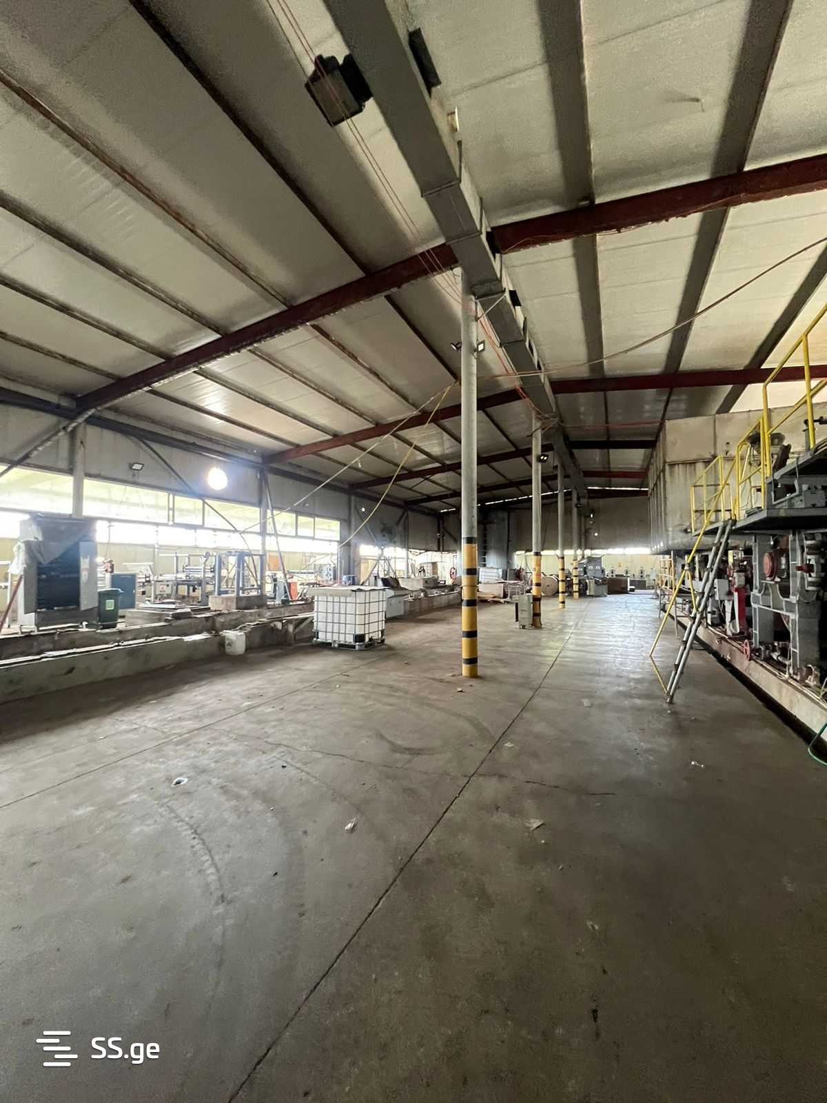 Продажа Store-Industrial Property в церовани view 3
