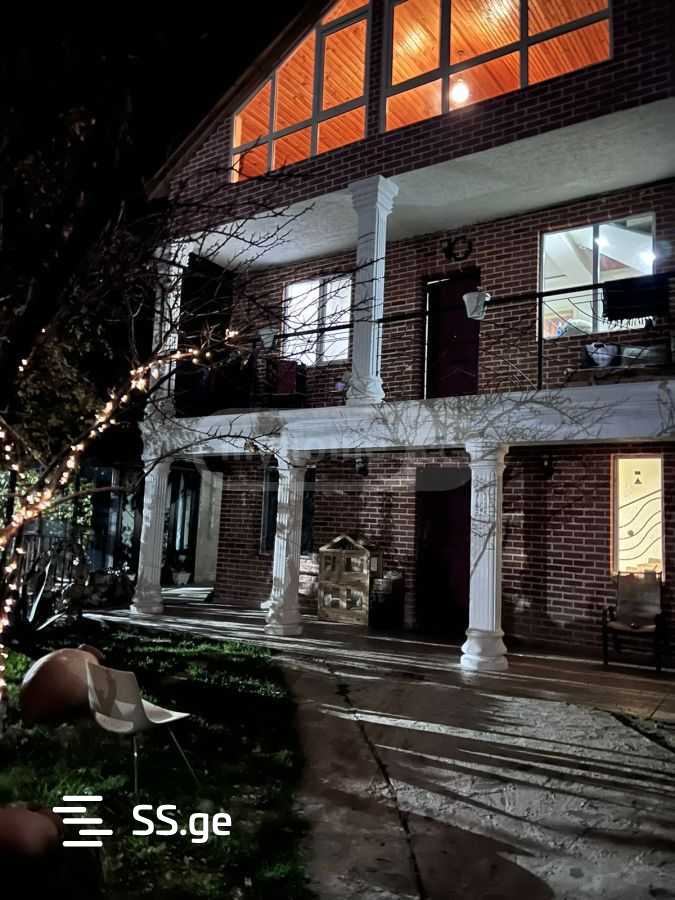 8 Room Private House For Rent. Martkofi view 1