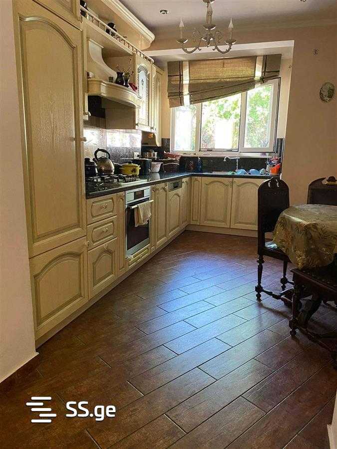 6 Room Private House For Rent. Chugureti view 2