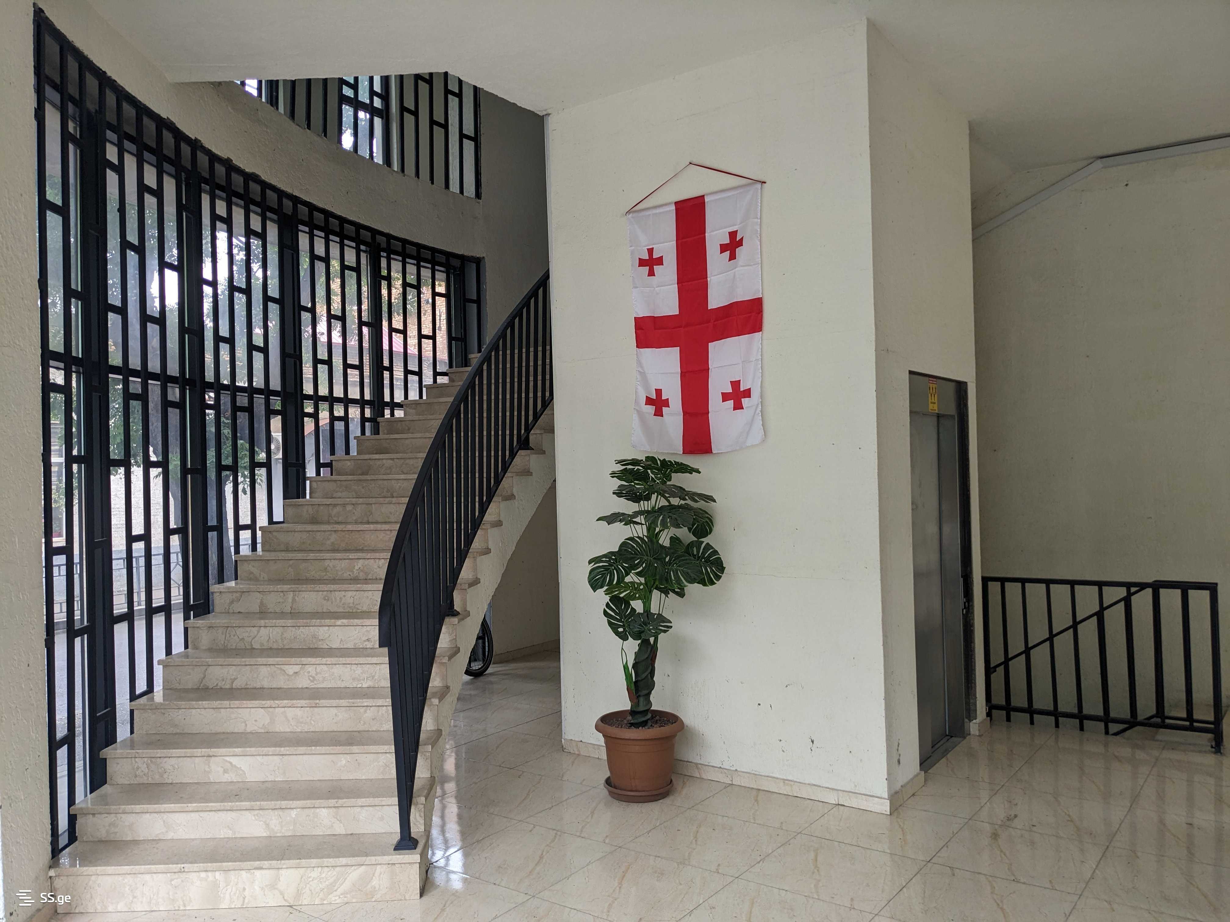 2 Room Flat For Rent. Chugureti view 3