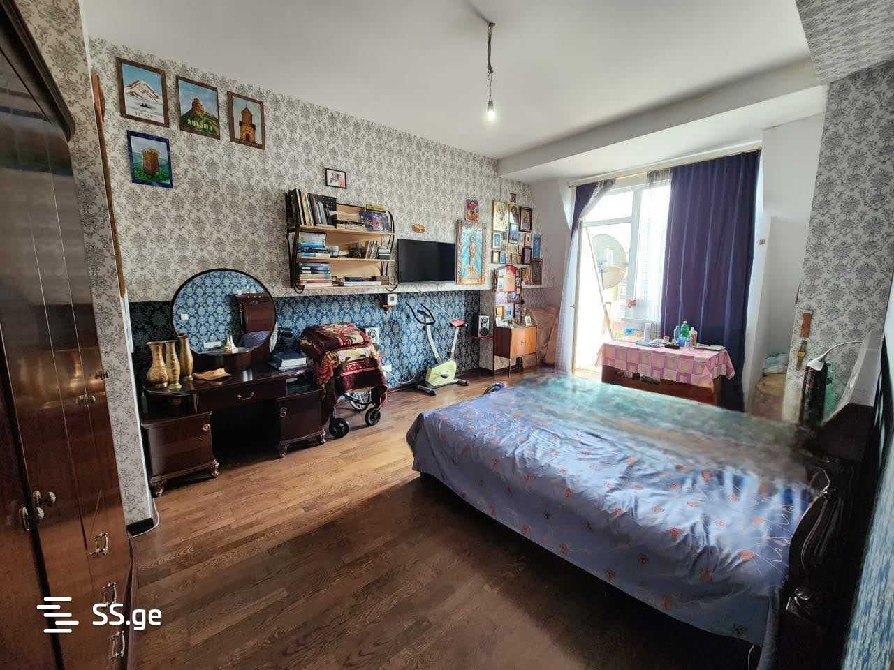 4 Room Flat For Sale view 1