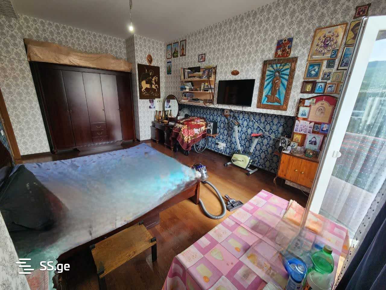 4 Room Flat For Sale view 2