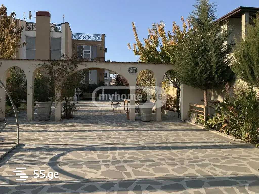 6 Room Hotel For Rent. Chugureti view 10