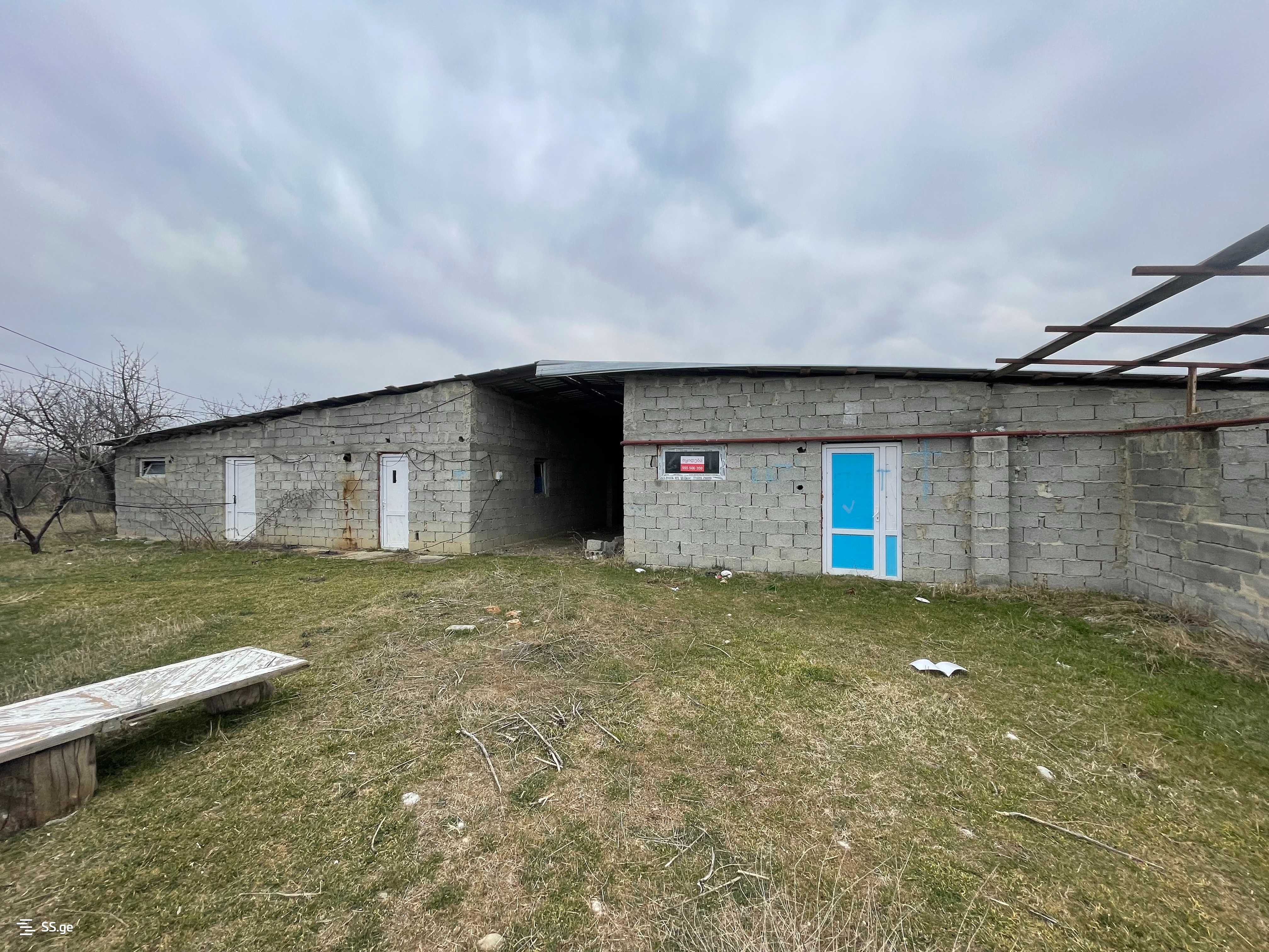 Store-Industrial Property For Sale. Gori, 1 of 4