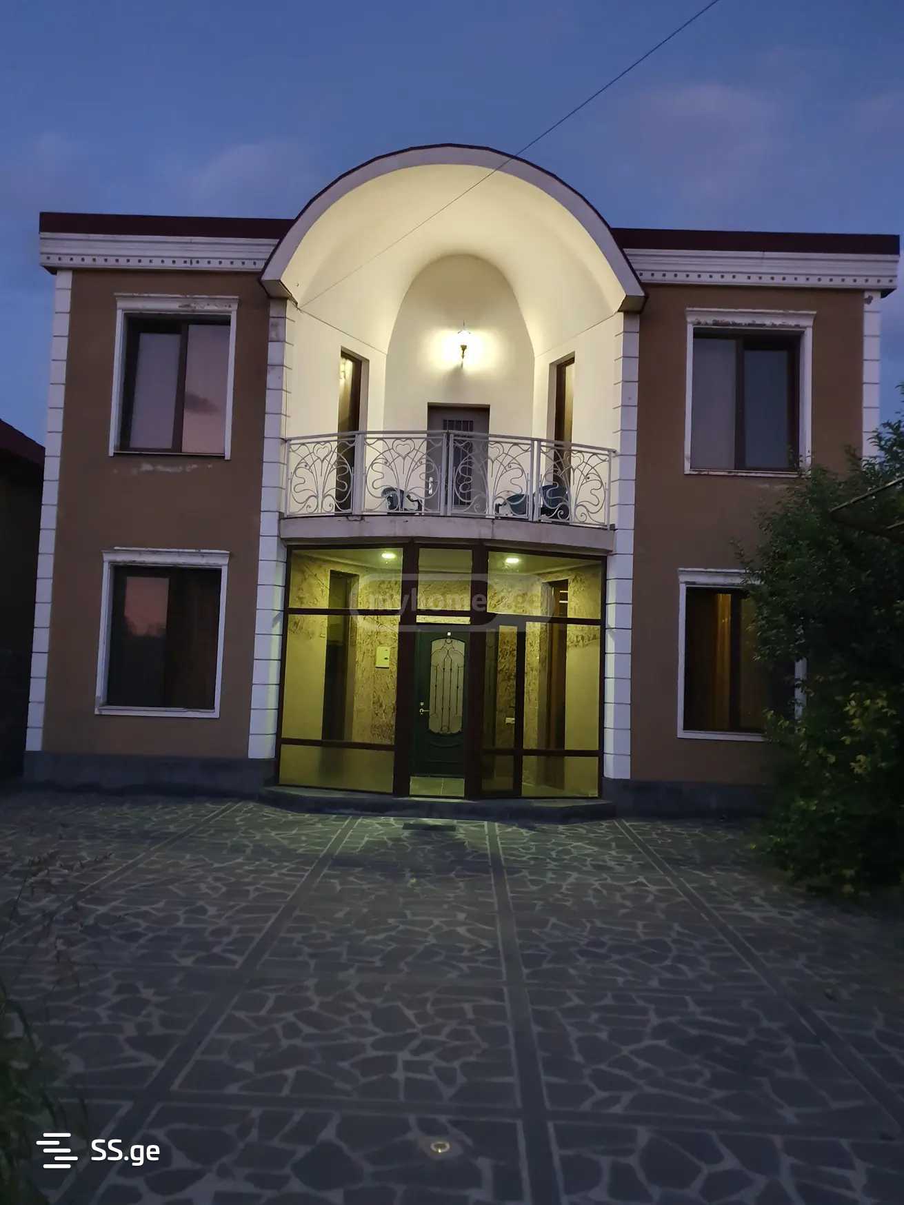 8 Room Private House For Rent. Ivertubani view 1