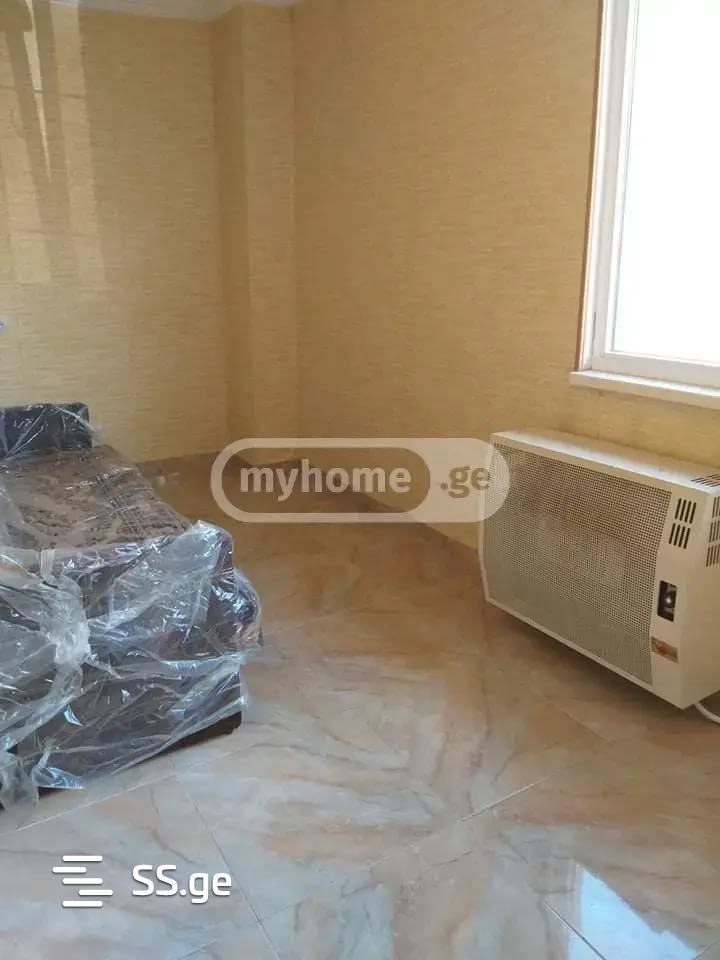 Продажа 4-комната Квартира view 2