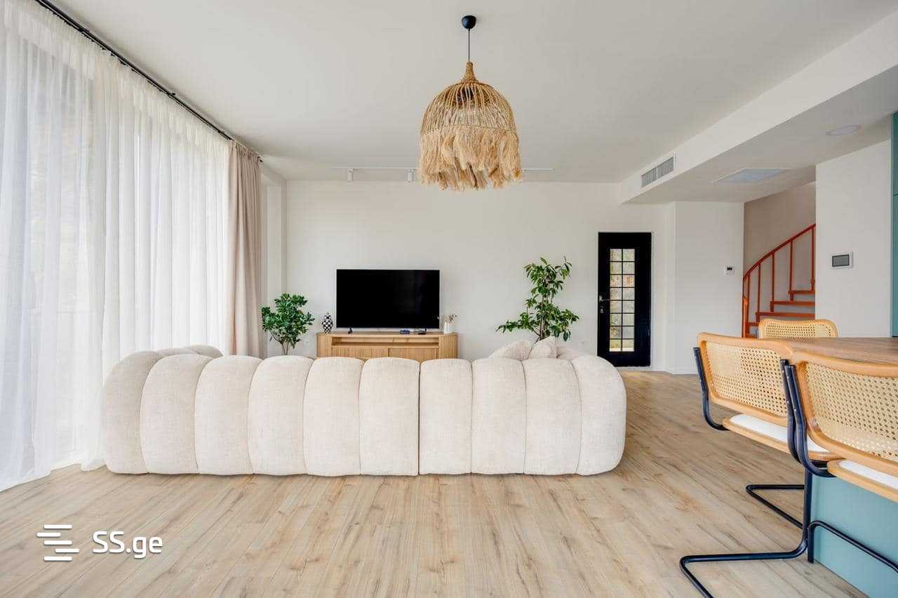 5 Room Flat For Rent. Sololaki view 10