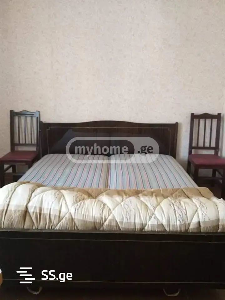 Продажа 4-комната Квартира view 1